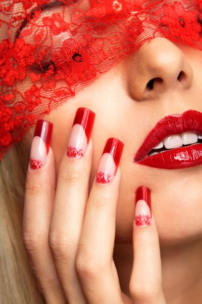 Fotolia_ongles_rouges